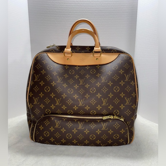 100% Authentic LOUIS VUITTON Monogram Evasion Sports/Travel Bag - Picture 1 of 13
